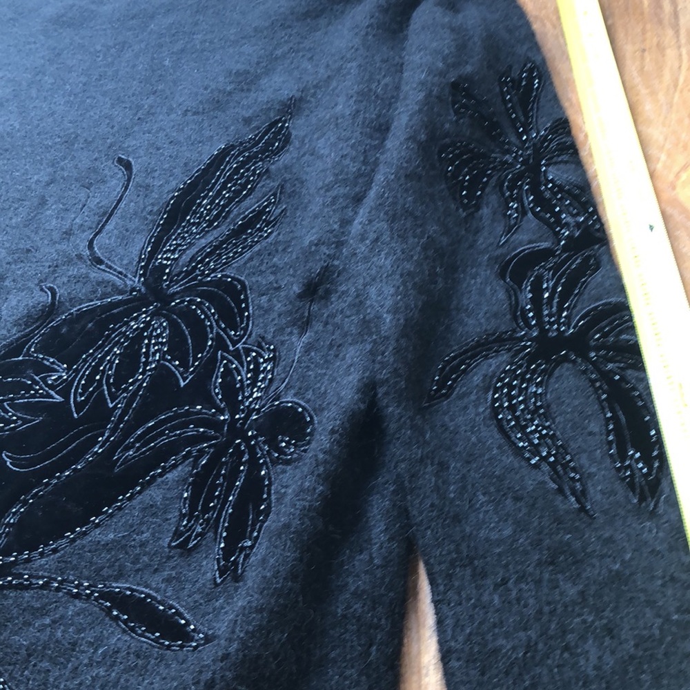 Sweater - Picture 3 of 6